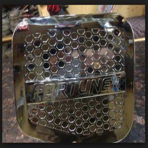 AUTO ATTIRE Premium Quality Fortuner Chrome Plated Petrol Tank Cap Cover